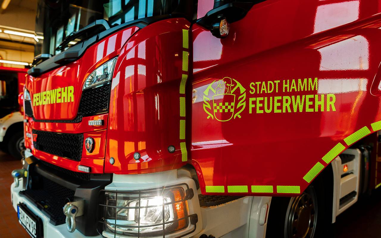 Ein Hilfeleistungslöschfahrzeug (HLF20) der Feuerwehr Hamm.