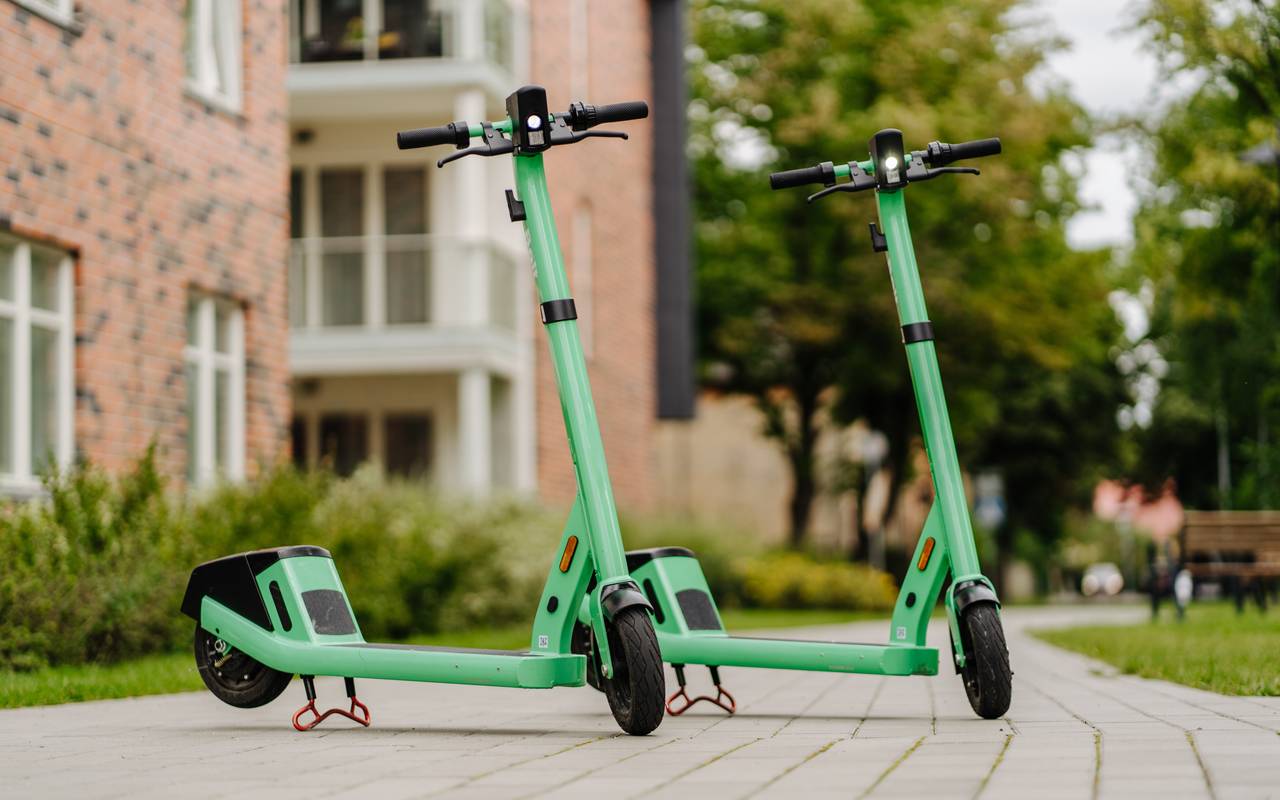 Die E-Scooter von Bolt sind grün und können auch in den Randbezirken von Hamm abgestellt werden. 
