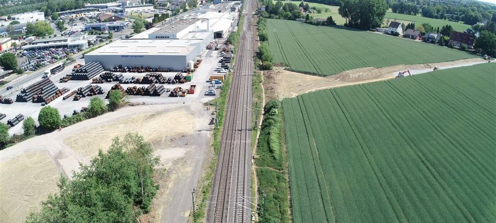 Bahnstrecke gesperrt - Kaum Platz für Pendler