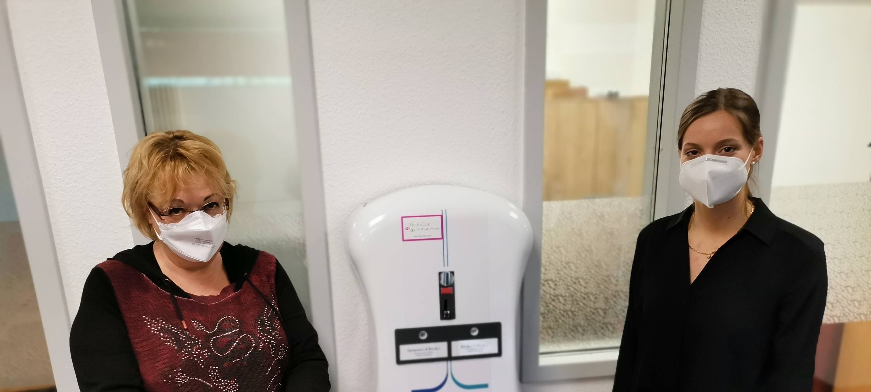 Automaten mit kostenlosen Tampons und Binden