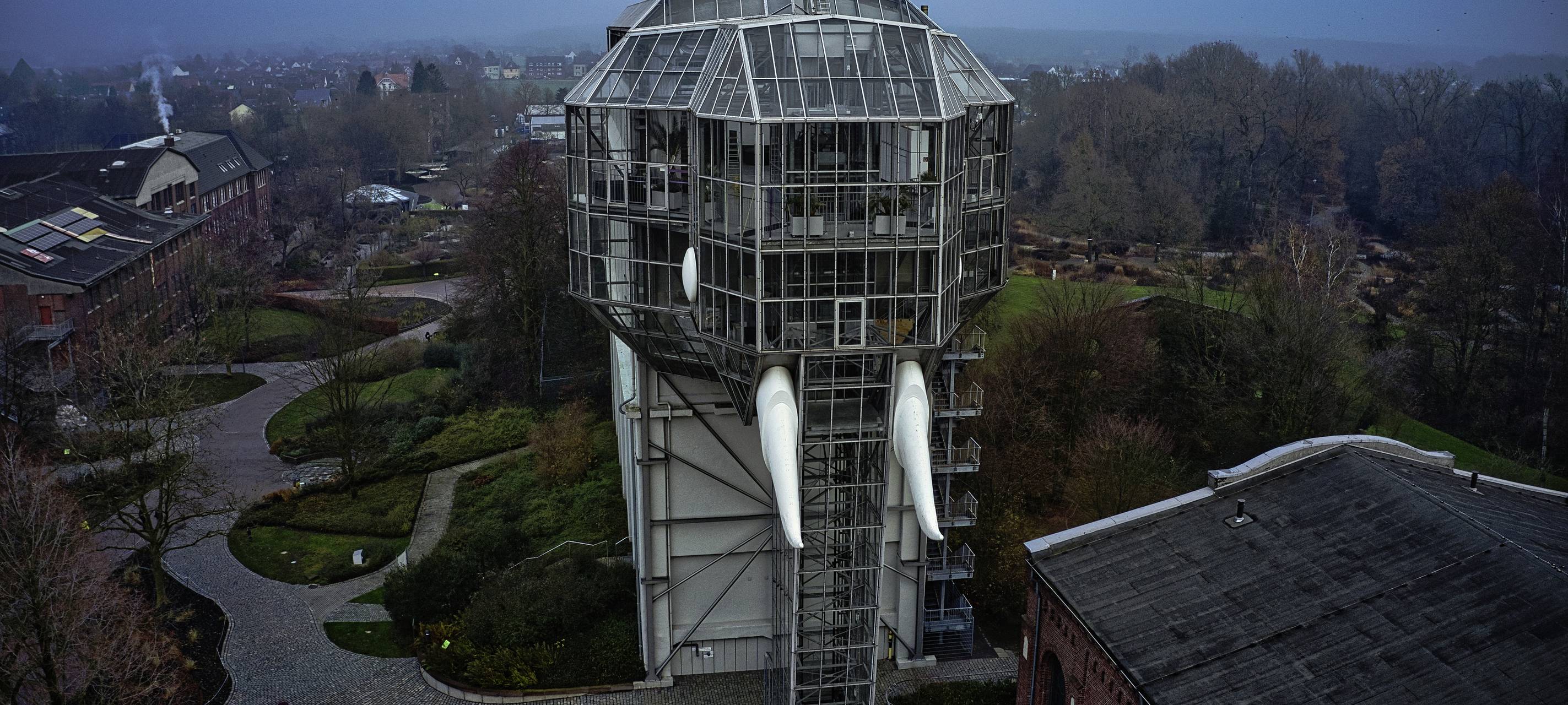 Der Glaselefant im Maxipark von oben.