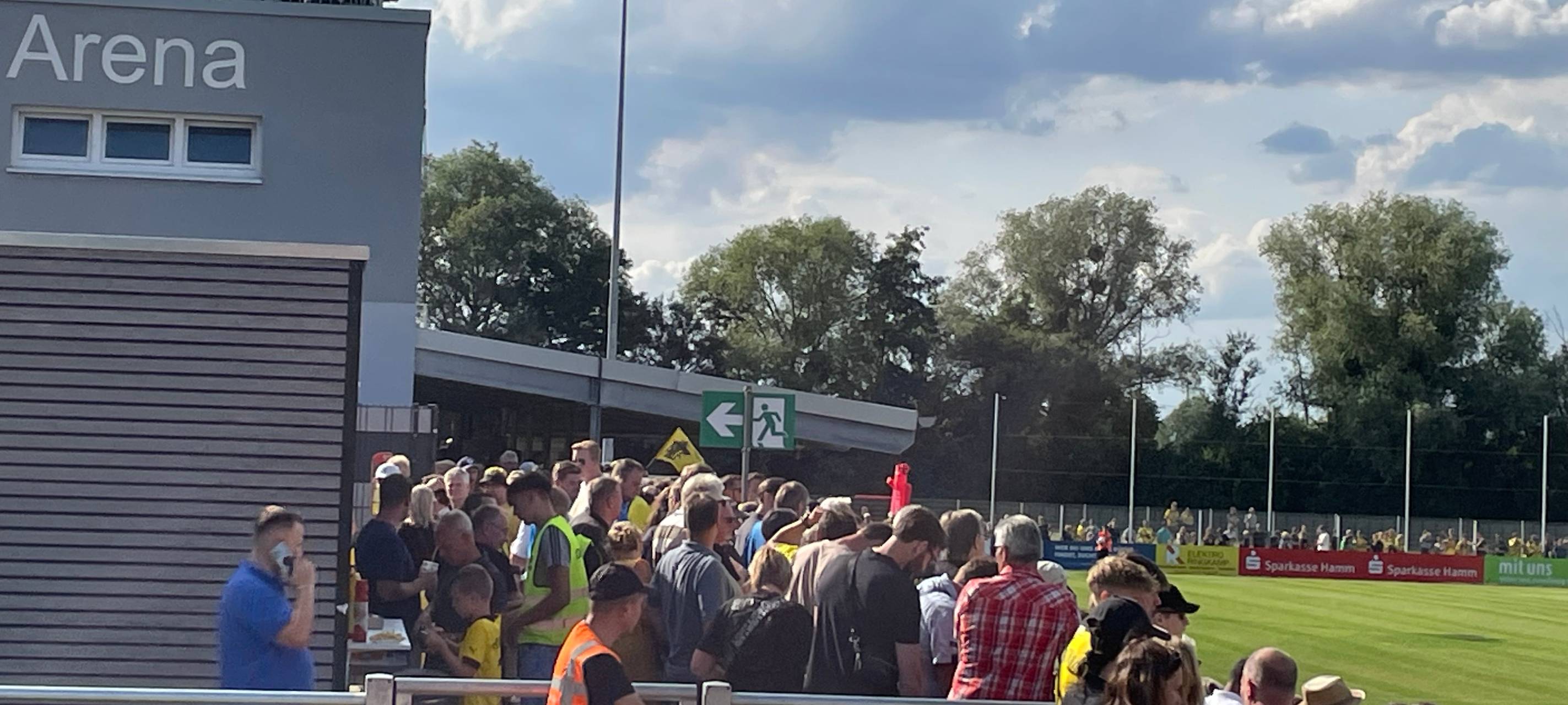Gute Stimmung bei BVB-Testspiel gegen Westfalia Rhynern in Hamm