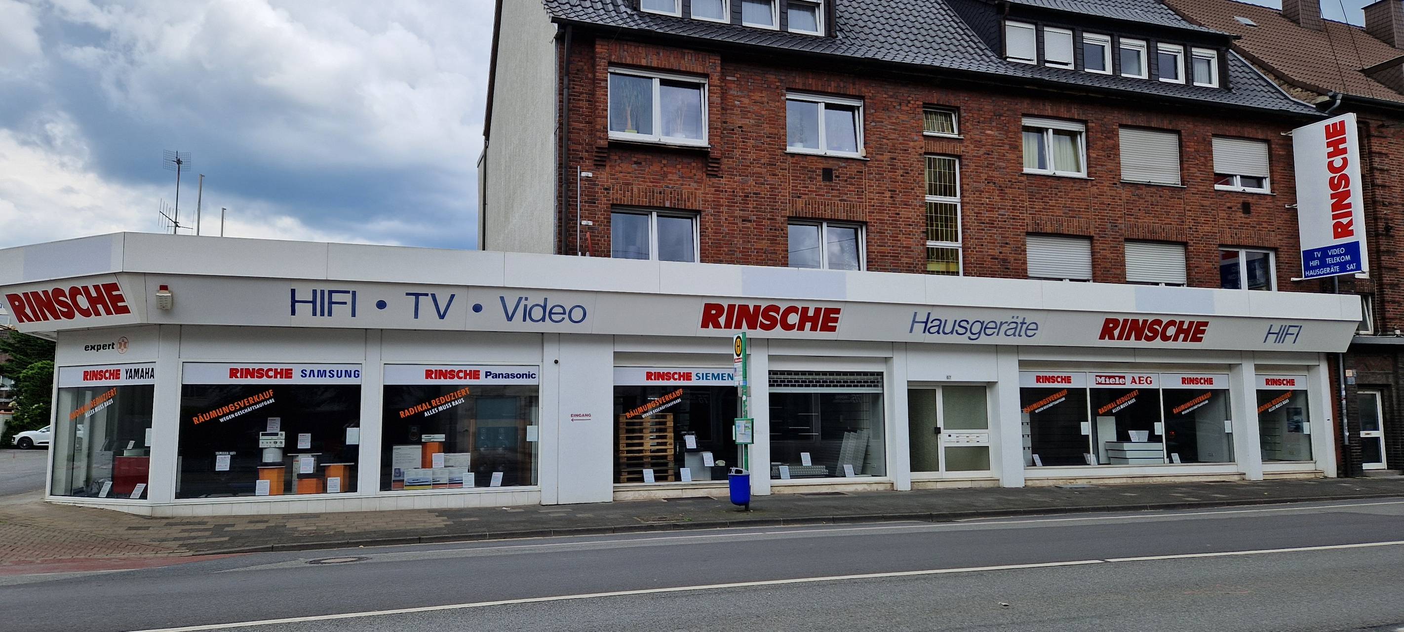 Das Rinsche-Gebäude (Außenansicht) an der Werler Straße steht seit einem Jahr leer