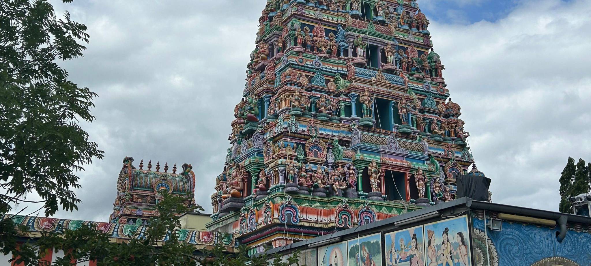 Tausende Hinduisten feiern Tempelfest in Hamm