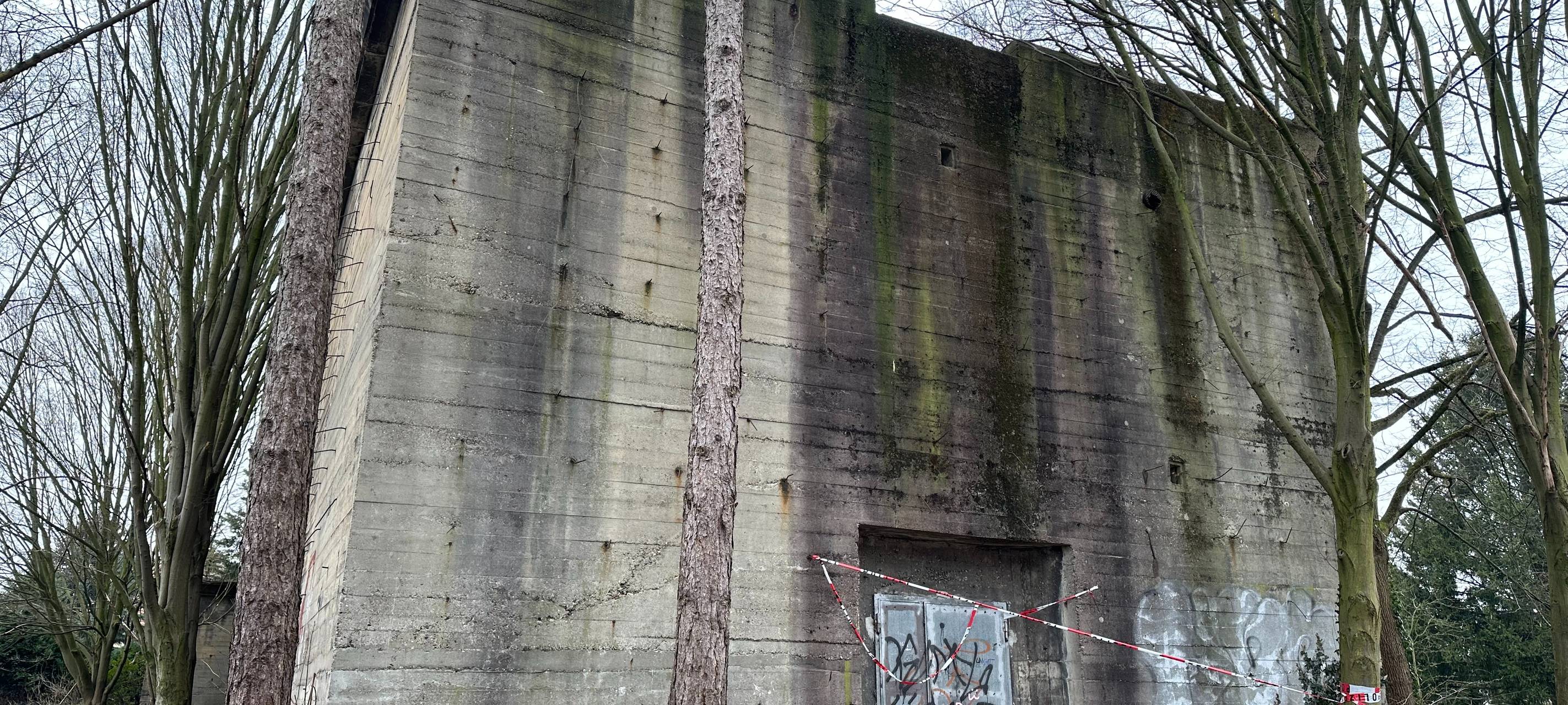 Der Bunker an der Posener Straße steht seit vielen Jahren unbenuzt in Heessen.