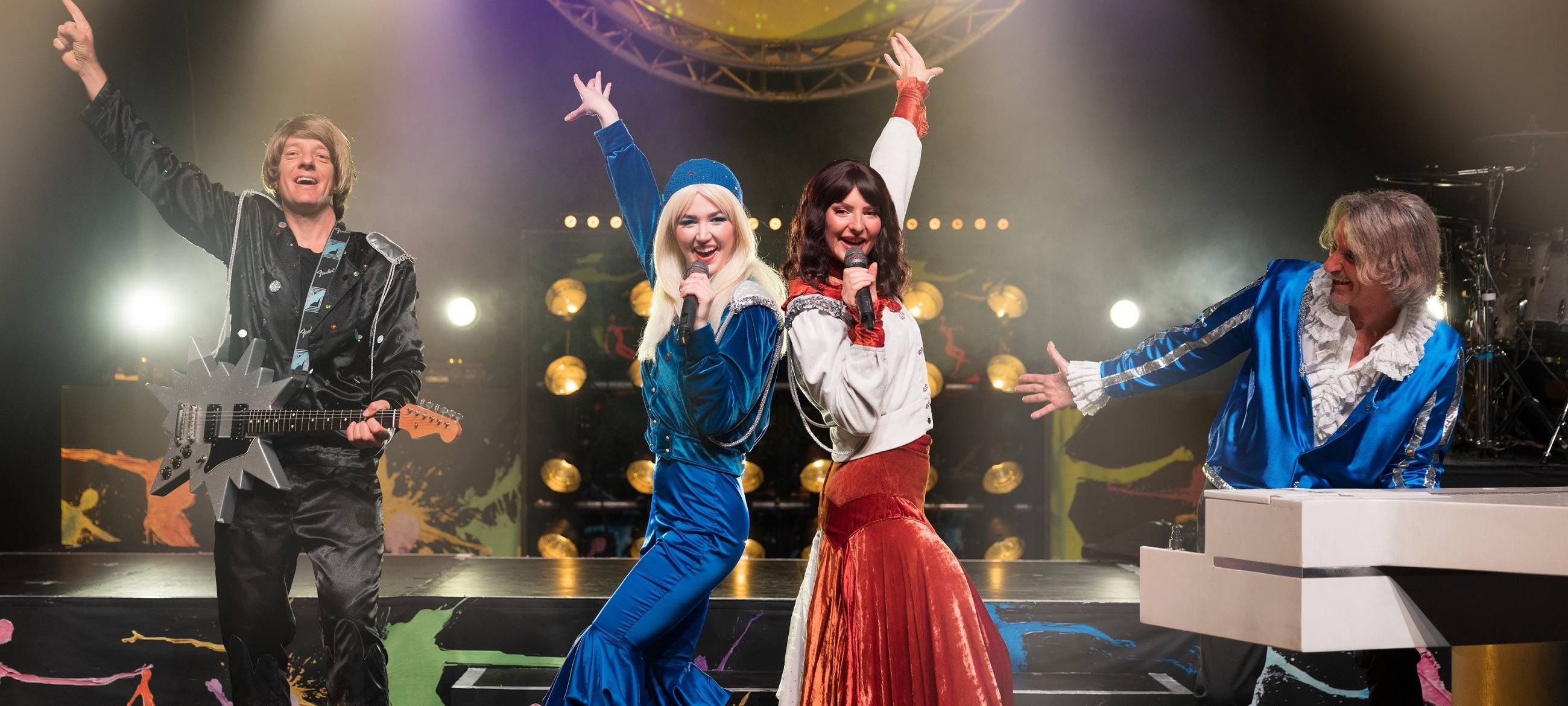 ABBA Gold - in Action auf der Bühne